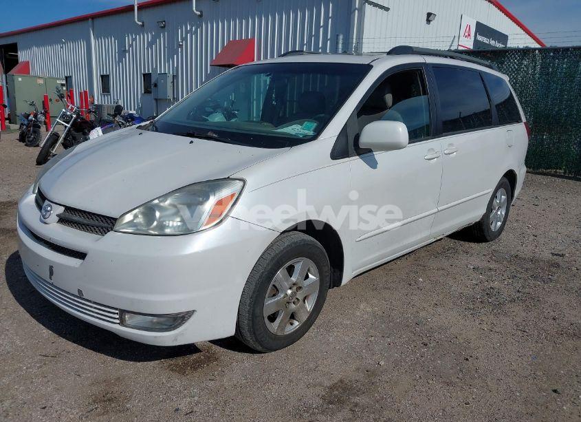 Photo 2 of 2004 Toyota Sienna XLE (VIN 5TDZA22C04S123985)