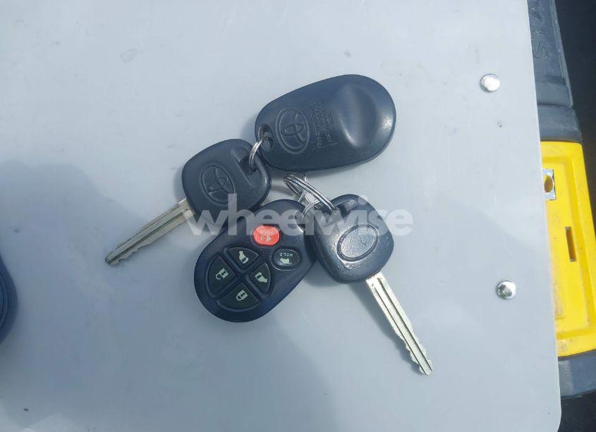 Photo 11 of 2004 Toyota Sienna XLE/XLE LIMITED (VIN 5TDZA22C04S216506)