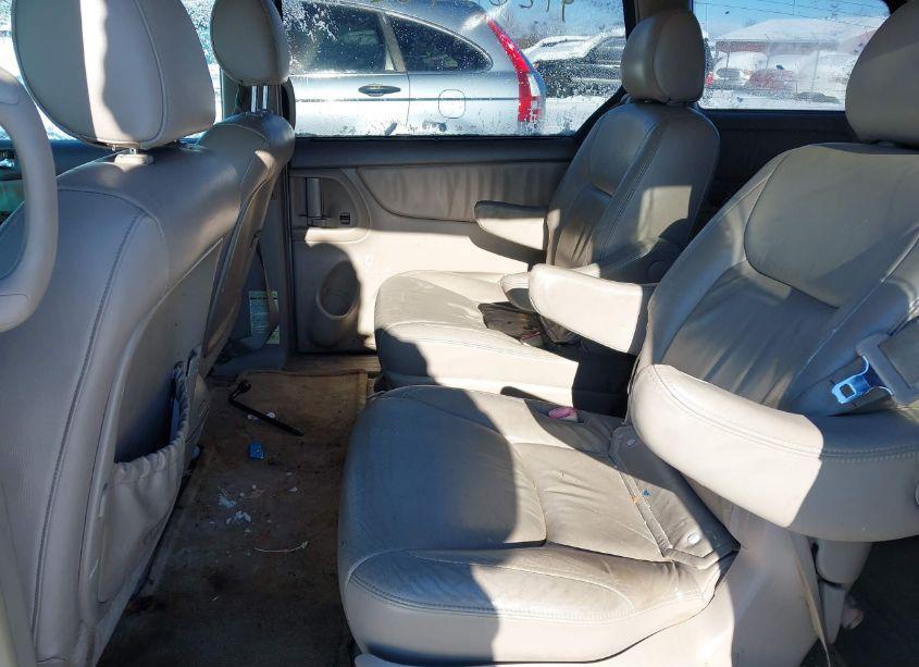 Photo 8 of 2005 Toyota Sienna XLE LIMITED (VIN 5TDZA22C05S225515)