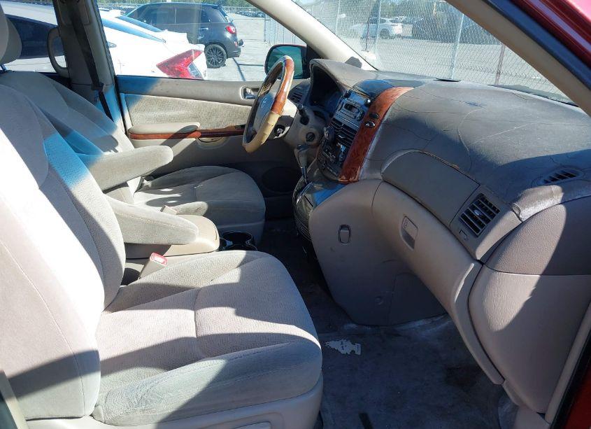Photo 5 of 2005 Toyota Sienna XLE (VIN 5TDZA22C05S239463)