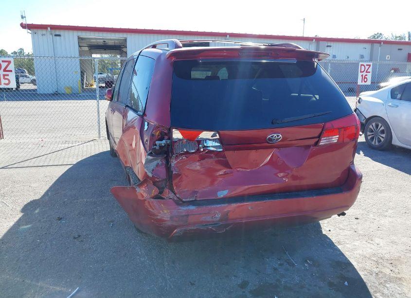 Photo 6 of 2005 Toyota Sienna XLE (VIN 5TDZA22C05S239463)