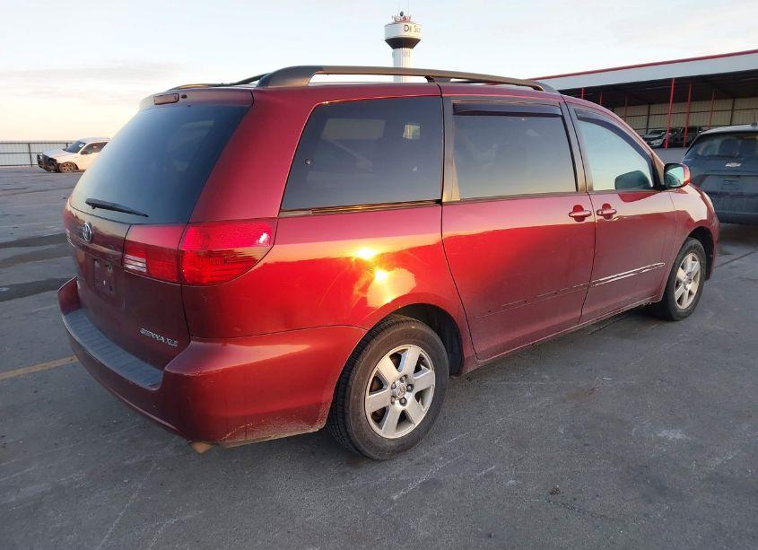 Photo 4 of 2005 Toyota Sienna XLE (VIN 5TDZA22C05S242542)