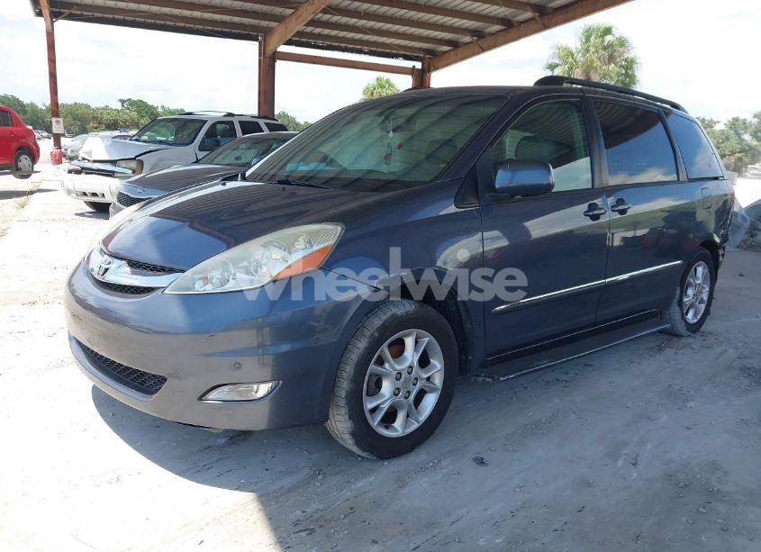 Photo 2 of 2006 Toyota Sienna XLE LIMITED (VIN 5TDZA22C06S495720)
