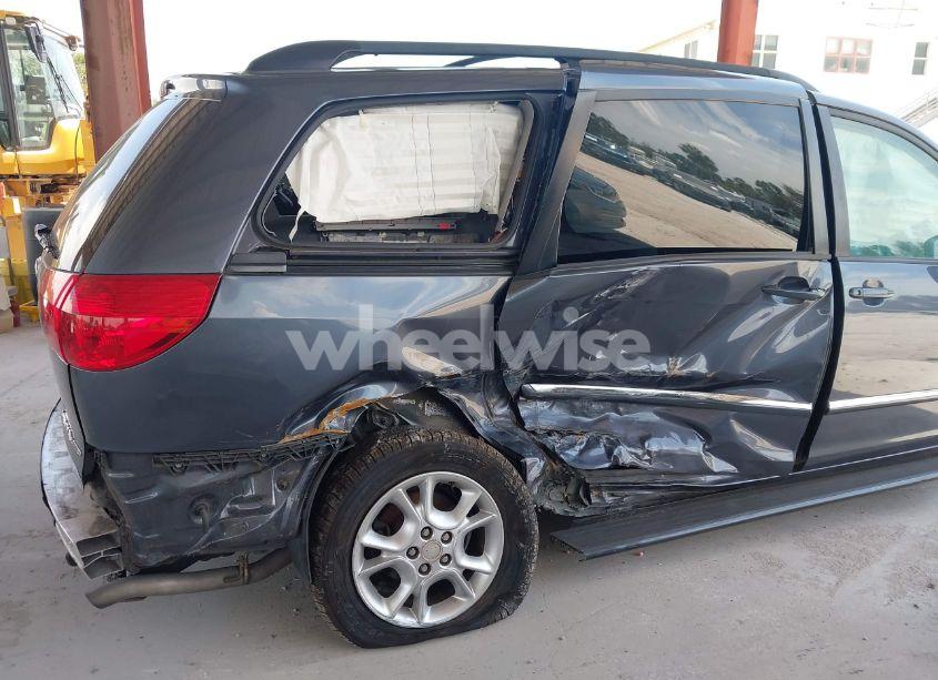 Photo 6 of 2006 Toyota Sienna XLE LIMITED (VIN 5TDZA22C06S495720)