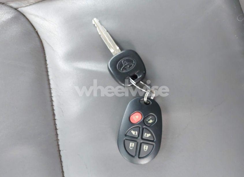 Photo 11 of 2004 Toyota Sienna XLE (VIN 5TDZA22C14S038072)