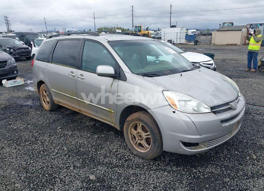 2004 Toyota Sienna XLE (VIN 5TDZA22C14S076563) main photo