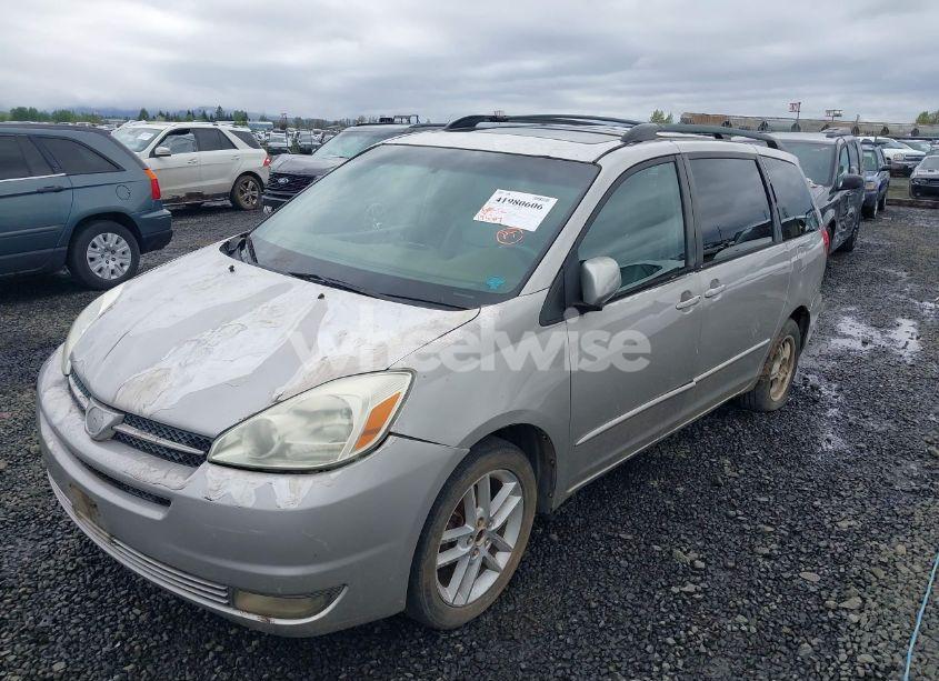 Photo 2 of 2004 Toyota Sienna XLE (VIN 5TDZA22C14S076563)