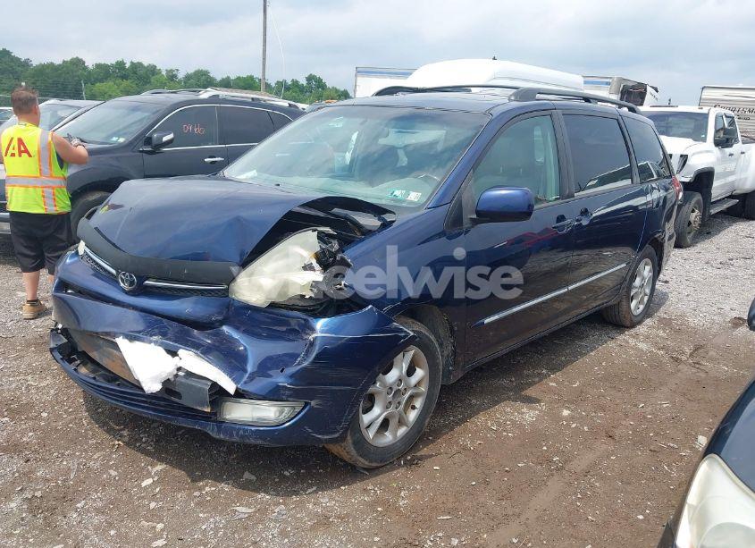 Photo 2 of 2004 Toyota Sienna XLE LIMITED (VIN 5TDZA22C14S094061)