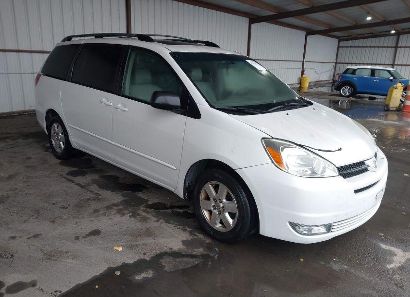 2004 Toyota Sienna XLE (VIN 5TDZA22C14S111764) main photo
