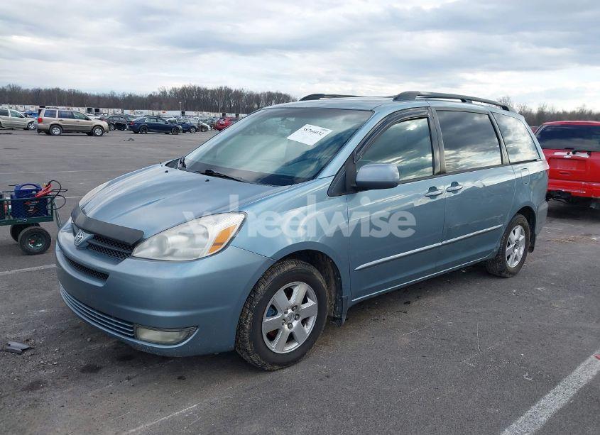 Photo 2 of 2004 Toyota Sienna XLE (VIN 5TDZA22C14S185279)
