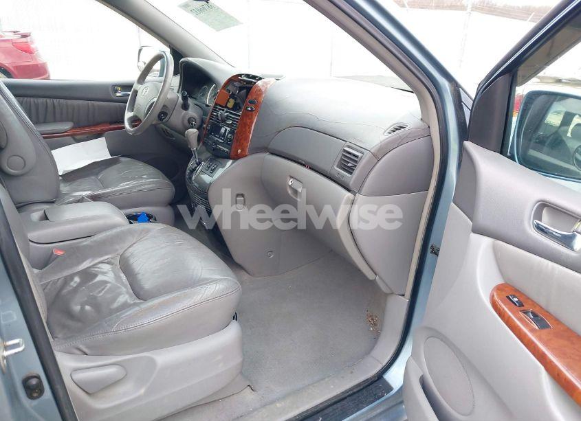 Photo 5 of 2004 Toyota Sienna XLE (VIN 5TDZA22C14S185279)