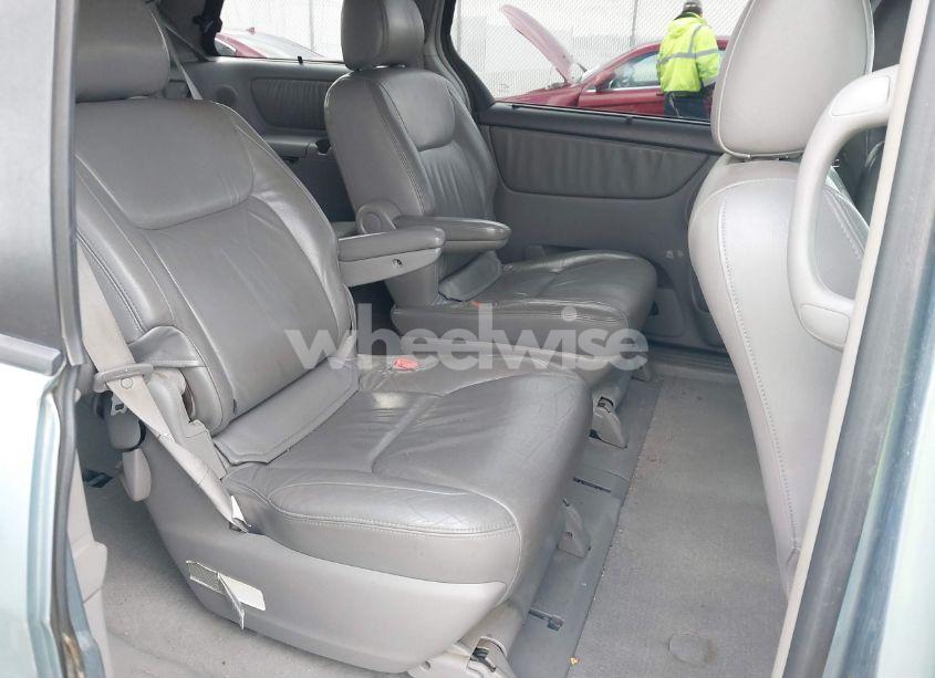 Photo 8 of 2004 Toyota Sienna XLE (VIN 5TDZA22C14S185279)
