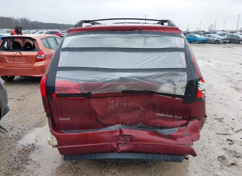 Photo 16 of 2005 Toyota Sienna XLE (VIN 5TDZA22C15S362589)