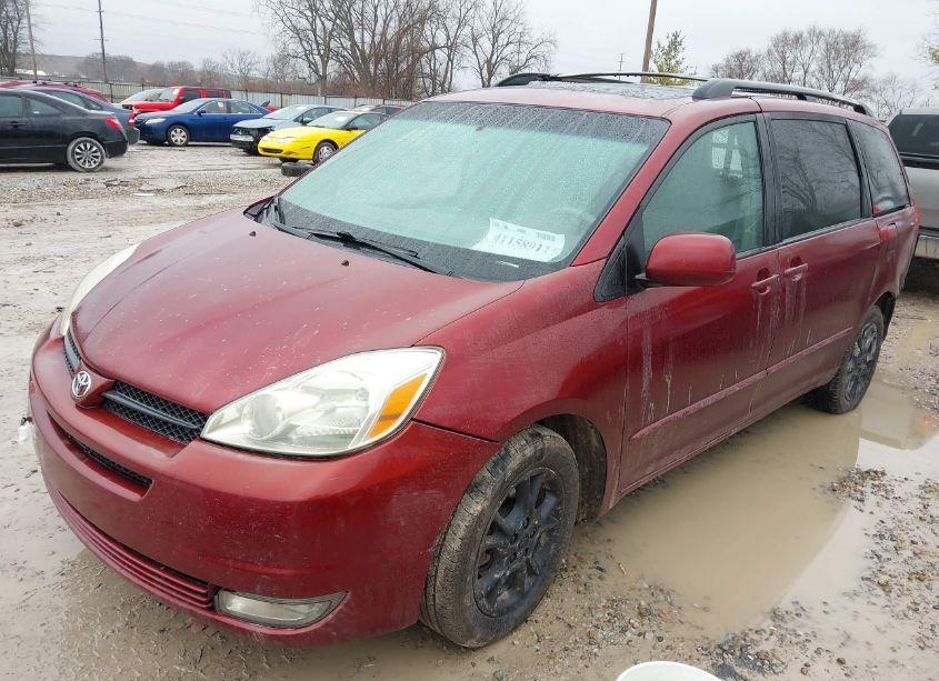 Photo 2 of 2005 Toyota Sienna XLE (VIN 5TDZA22C15S362589)