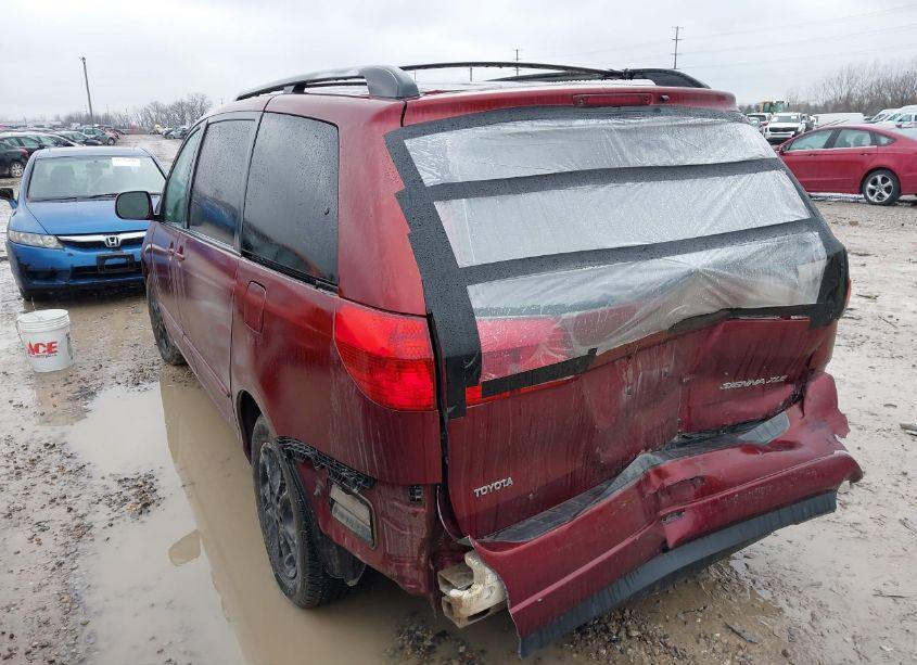 Photo 3 of 2005 Toyota Sienna XLE (VIN 5TDZA22C15S362589)