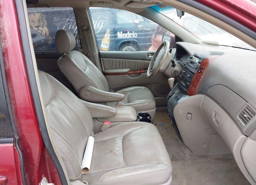 Photo 5 of 2005 Toyota Sienna XLE (VIN 5TDZA22C15S362589)