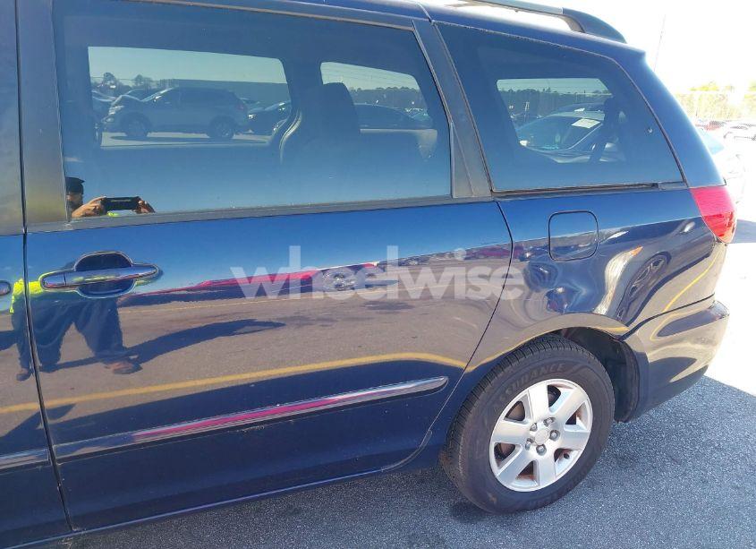 Photo 6 of 2006 Toyota Sienna XLE (VIN 5TDZA22C16S455985)
