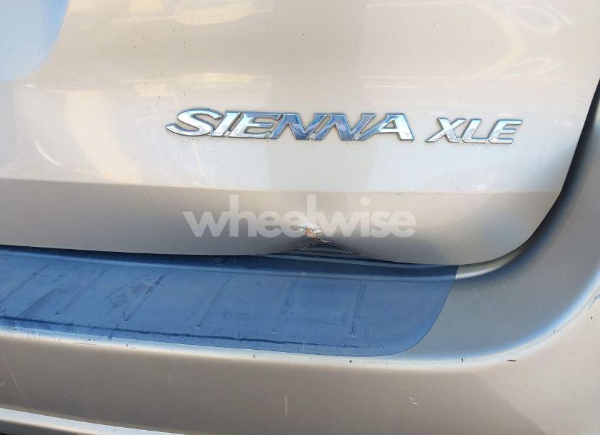 Photo 12 of 2006 Toyota Sienna XLE (VIN 5TDZA22C16S517885)