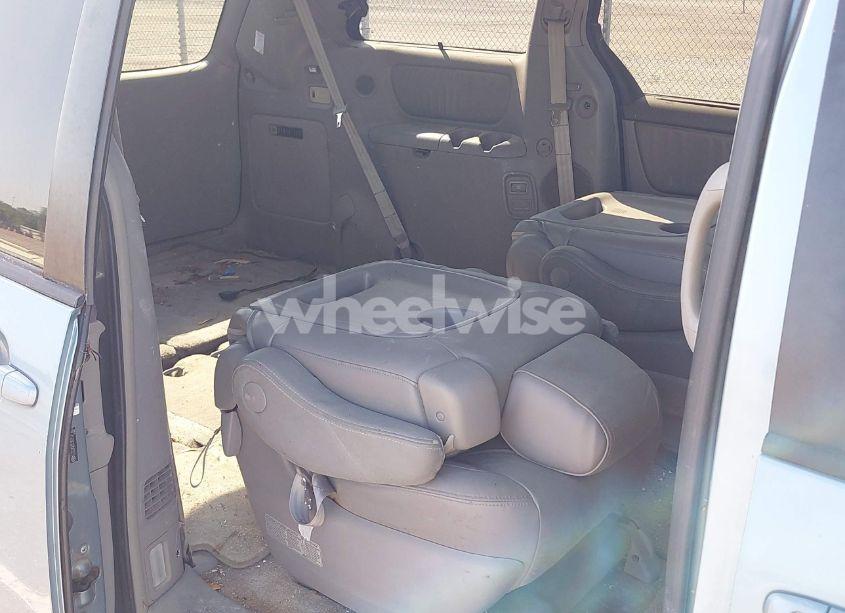 Photo 8 of 2006 Toyota Sienna XLE (VIN 5TDZA22C16S527865)