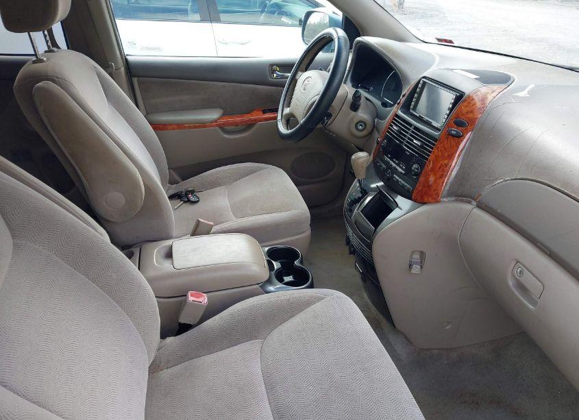 Photo 5 of 2006 Toyota Sienna XLE (VIN 5TDZA22C16S553933)