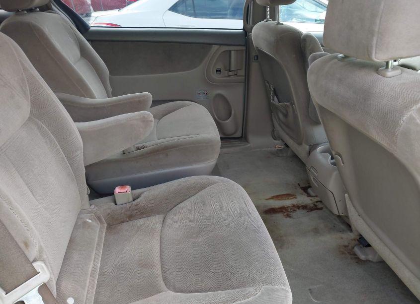 Photo 8 of 2006 Toyota Sienna XLE (VIN 5TDZA22C16S553933)
