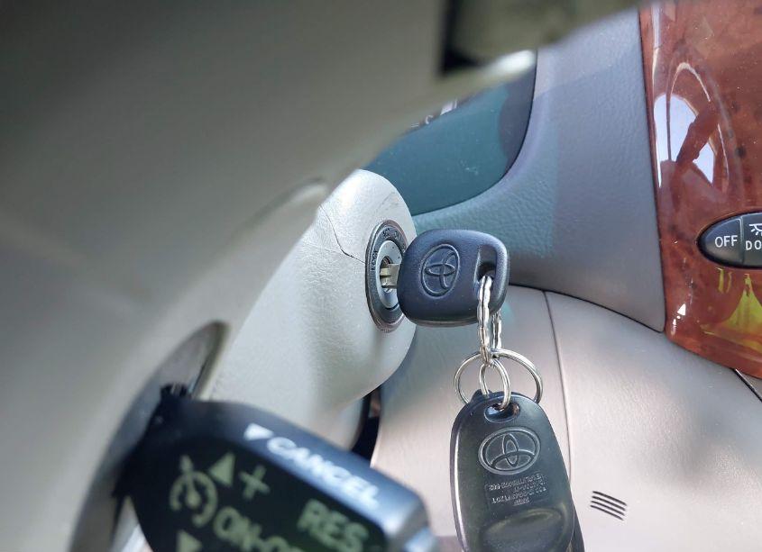 Photo 11 of 2004 Toyota Sienna XLE (VIN 5TDZA22C24S063868)