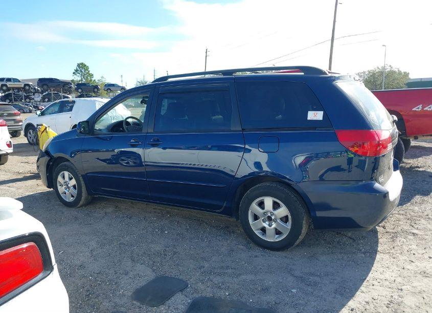 Photo 14 of 2004 Toyota Sienna XLE (VIN 5TDZA22C24S063868)