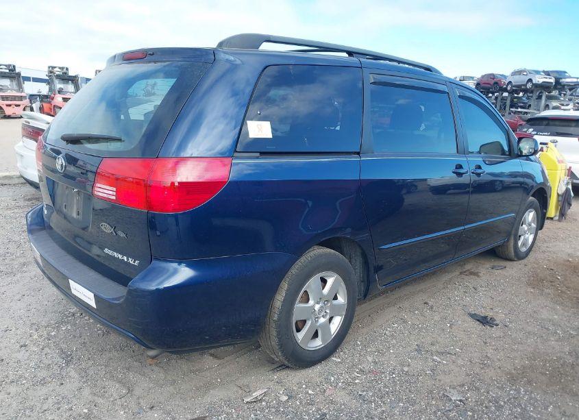 Photo 4 of 2004 Toyota Sienna XLE (VIN 5TDZA22C24S063868)