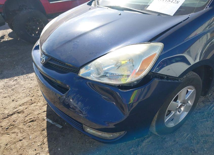 Photo 6 of 2004 Toyota Sienna XLE (VIN 5TDZA22C24S063868)