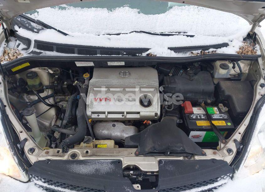 Photo 10 of 2004 Toyota Sienna XLE (VIN 5TDZA22C24S102099)