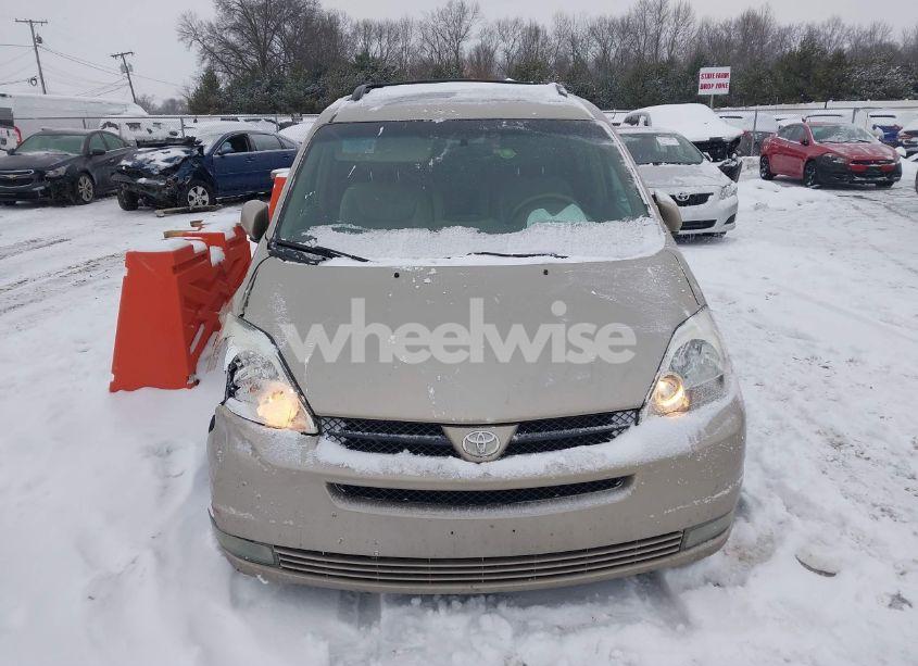 Photo 12 of 2004 Toyota Sienna XLE (VIN 5TDZA22C24S102099)