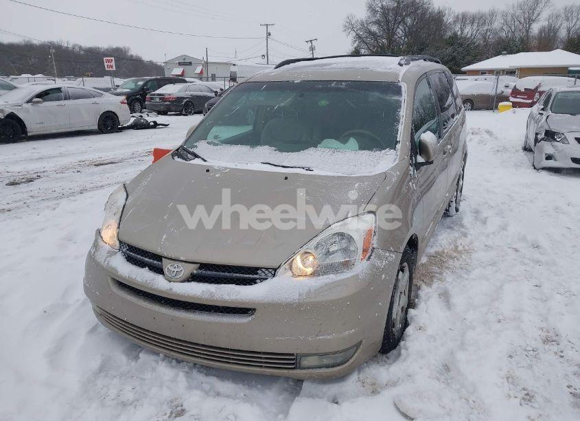 Photo 2 of 2004 Toyota Sienna XLE (VIN 5TDZA22C24S102099)