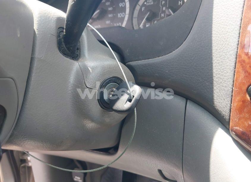 Photo 11 of 2004 Toyota Sienna XLE (VIN 5TDZA22C24S196520)