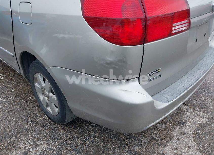 Photo 12 of 2004 Toyota Sienna XLE (VIN 5TDZA22C24S196520)