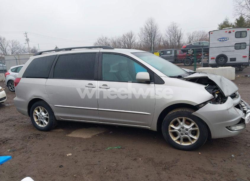 Photo 13 of 2005 Toyota Sienna XLE (VIN 5TDZA22C25S325115)