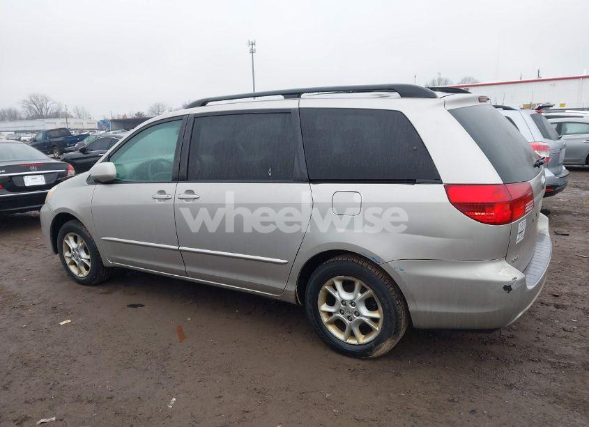 Photo 14 of 2005 Toyota Sienna XLE (VIN 5TDZA22C25S325115)