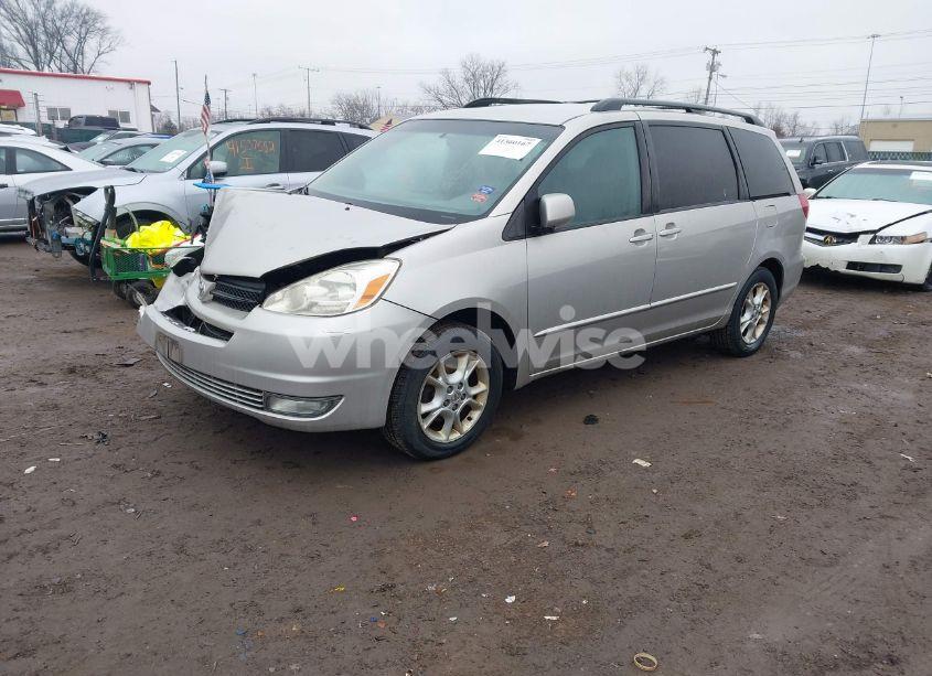Photo 2 of 2005 Toyota Sienna XLE (VIN 5TDZA22C25S325115)