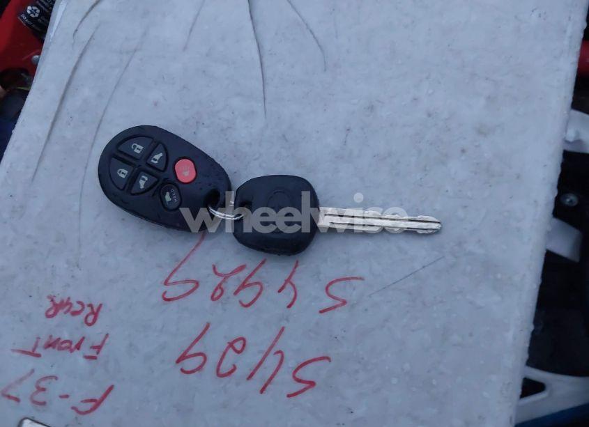 Photo 11 of 2005 Toyota Sienna XLE (VIN 5TDZA22C25S346742)