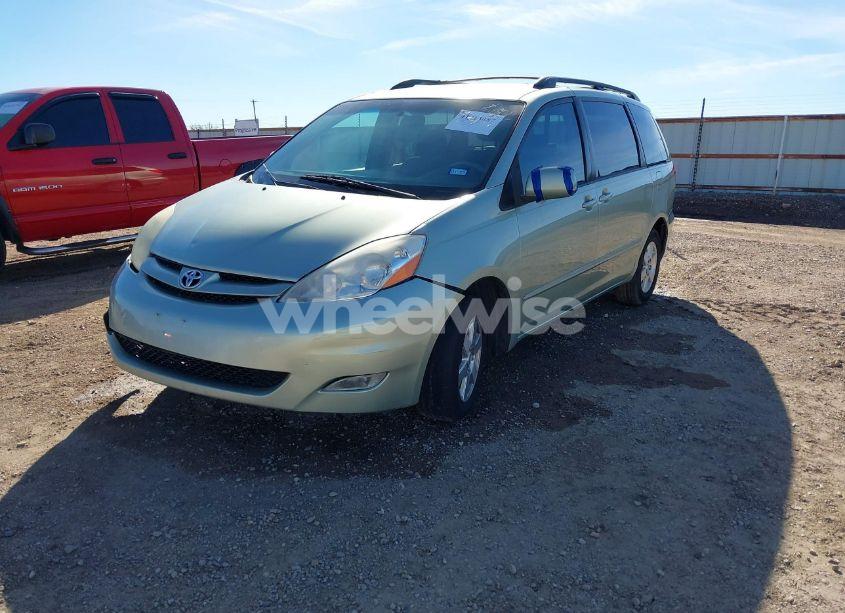 Photo 2 of 2006 Toyota Sienna XLE (VIN 5TDZA22C26S391682)
