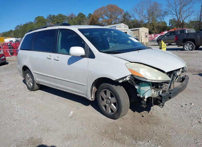 2006 Toyota Sienna XLE (VIN 5TDZA22C26S440587) main photo