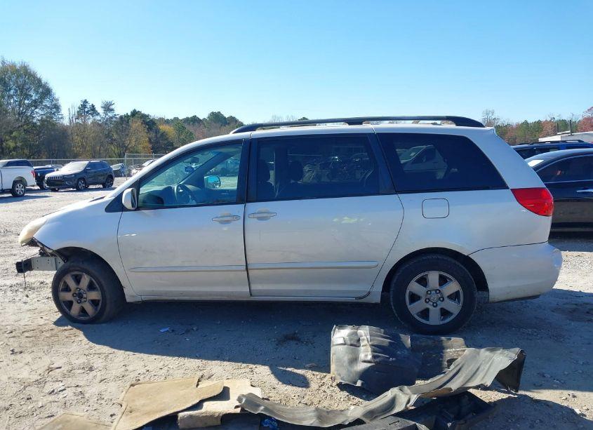 Photo 14 of 2006 Toyota Sienna XLE (VIN 5TDZA22C26S440587)