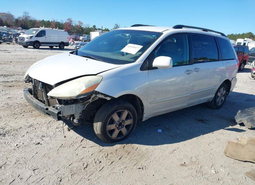 Photo 2 of 2006 Toyota Sienna XLE (VIN 5TDZA22C26S440587)