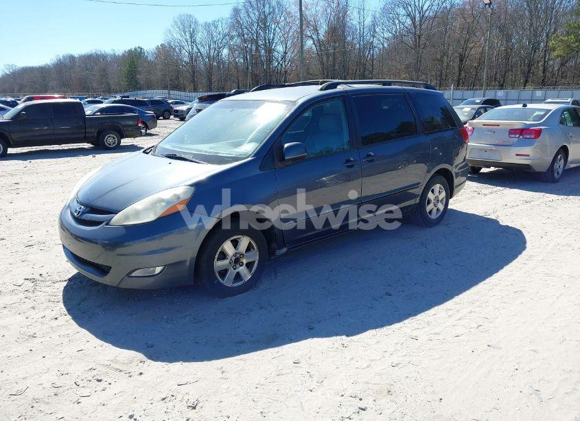Photo 2 of 2006 Toyota Sienna XLE (VIN 5TDZA22C26S543606)