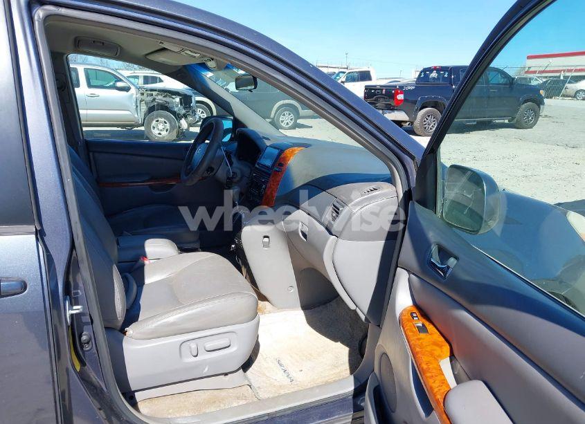 Photo 5 of 2006 Toyota Sienna XLE (VIN 5TDZA22C26S543606)