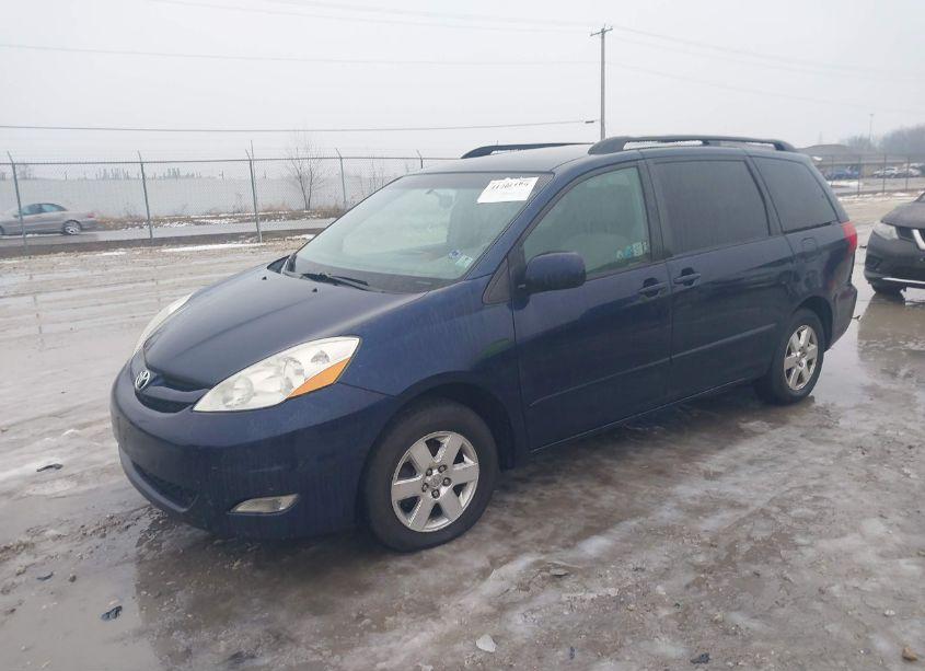 Photo 2 of 2006 Toyota Sienna XLE (VIN 5TDZA22C26S580770)