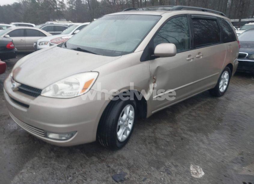 Photo 2 of 2004 Toyota Sienna XLE (VIN 5TDZA22C34S095499)