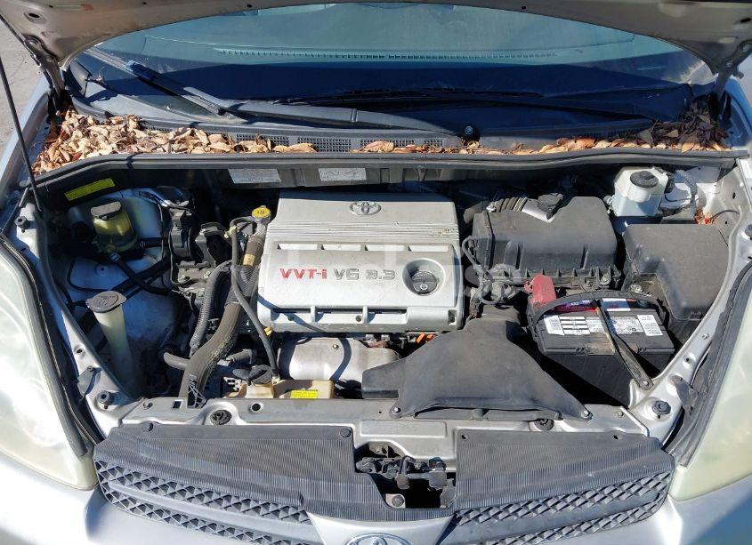 Photo 10 of 2004 Toyota Sienna XLE (VIN 5TDZA22C34S117890)