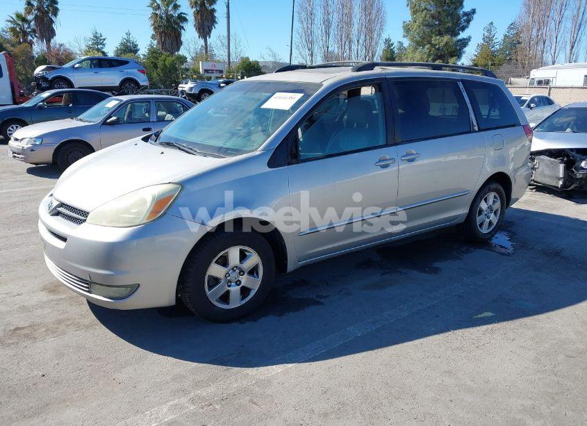 Photo 2 of 2004 Toyota Sienna XLE (VIN 5TDZA22C34S117890)