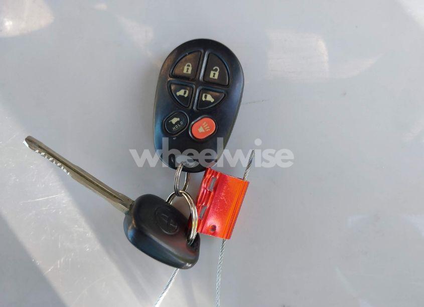 Photo 11 of 2005 Toyota Sienna XLE (VIN 5TDZA22C35S235729)