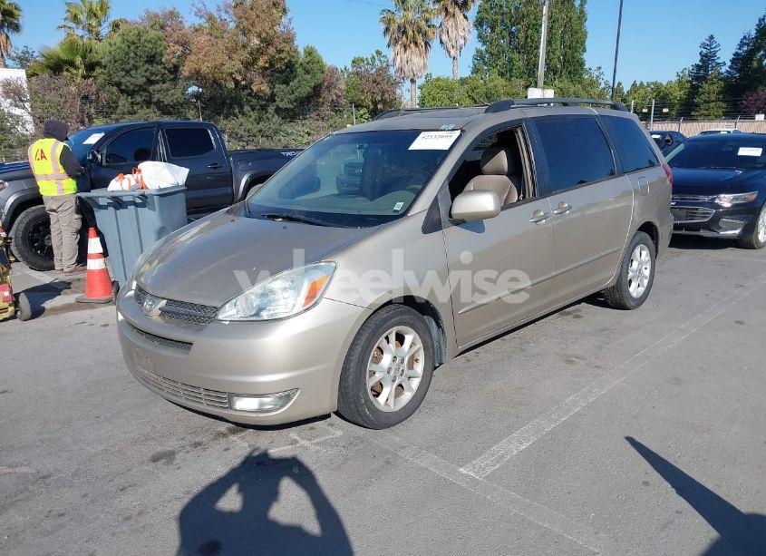 Photo 2 of 2005 Toyota Sienna XLE (VIN 5TDZA22C35S235729)